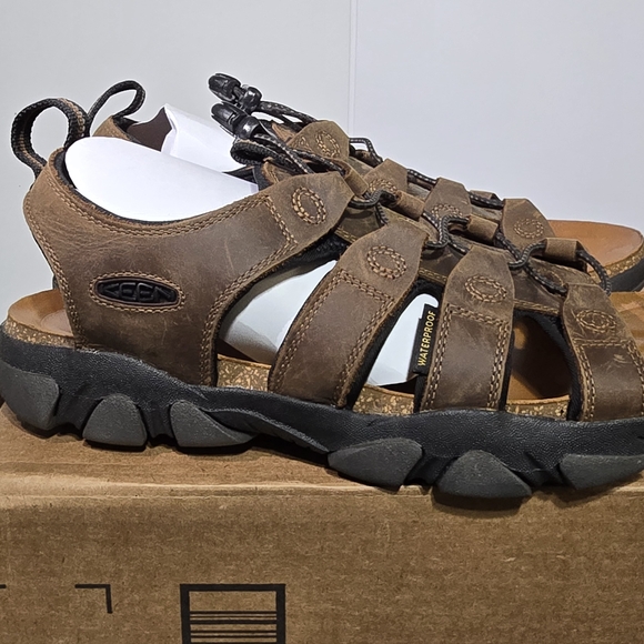 Keen Men's Dark Brown Leather Sandals - Picture 3 of 12